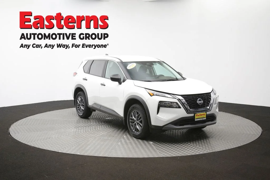 Used 2023 White Nissan S image 51