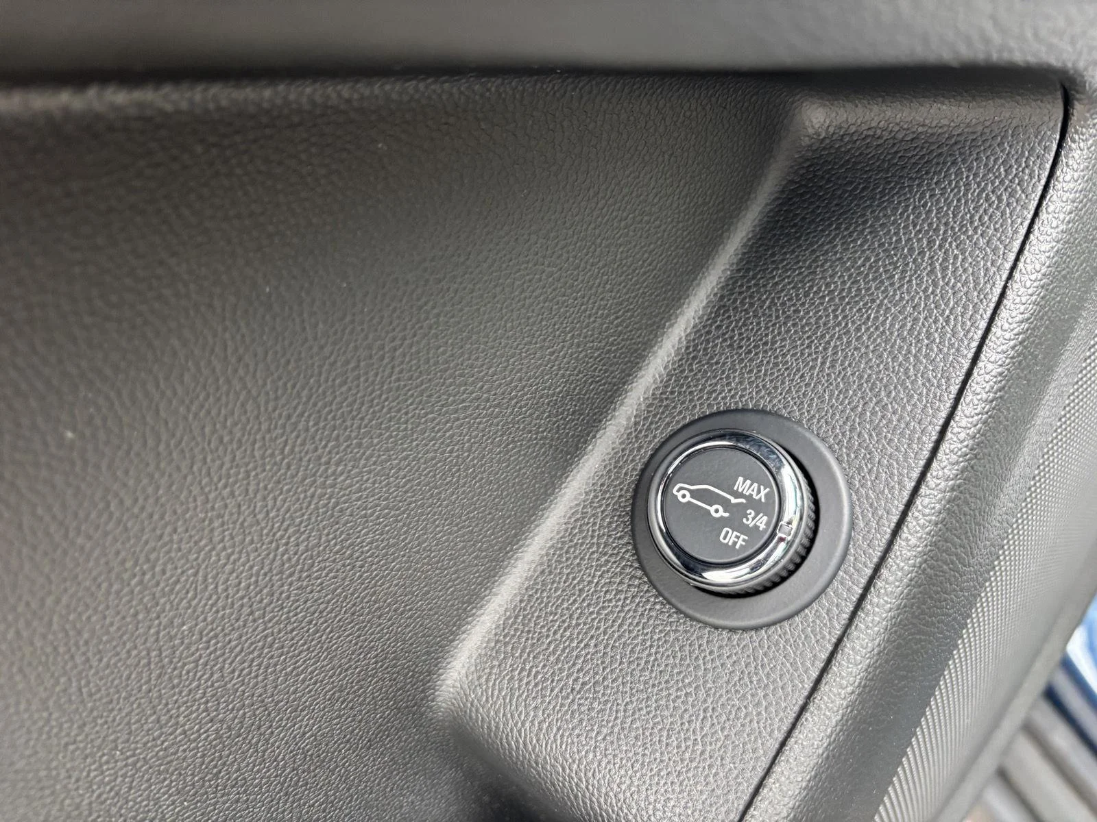 Used 2023 Northsky Blue Metallic Chevrolet LT Cloth image 16