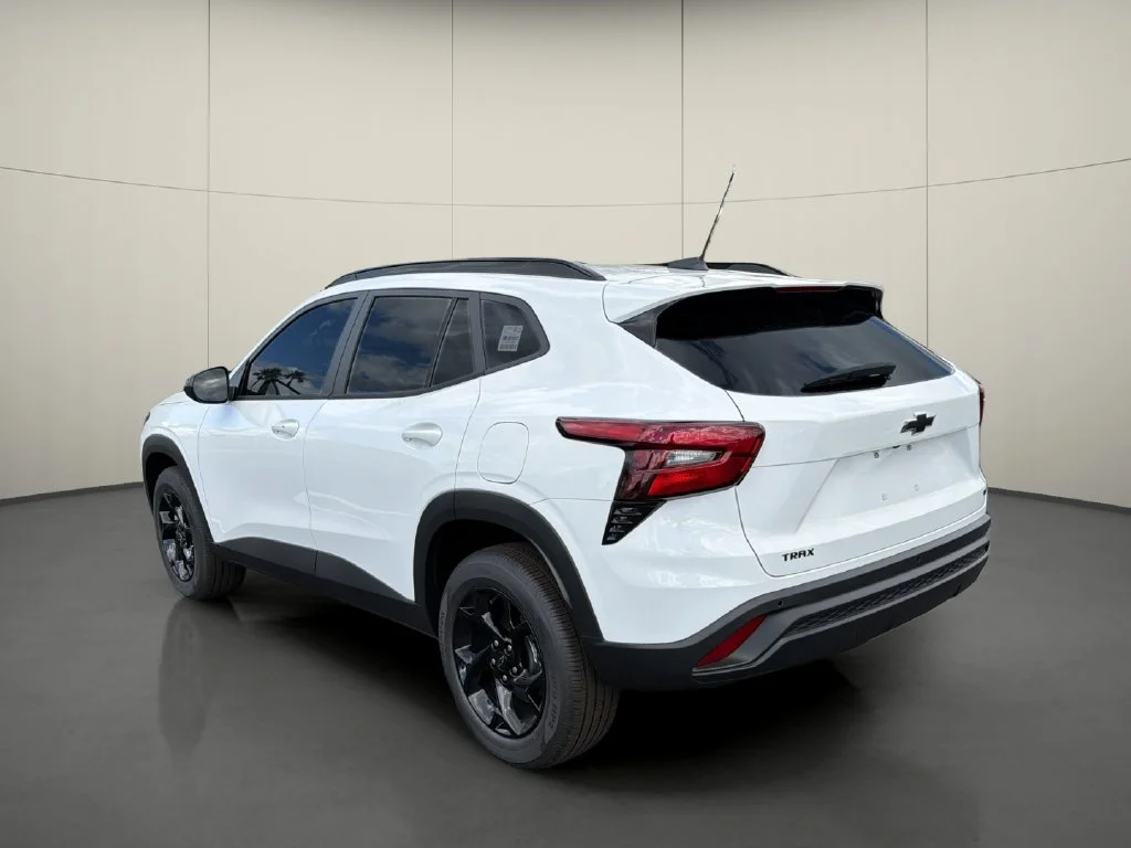 New 2026 Summit White Chevrolet LT image 5