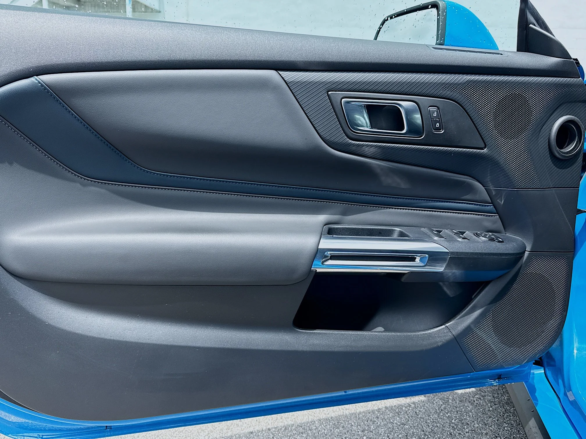 Used 2024 Grabber Blue Metallic Ford GT Premium image 20