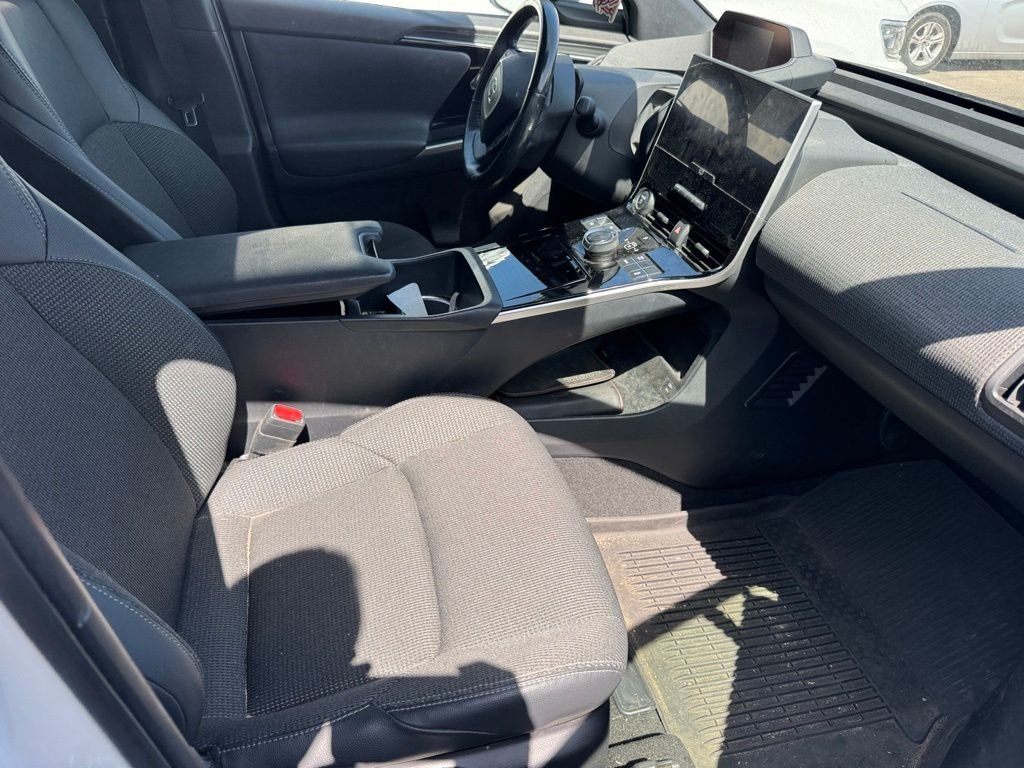 Used 2023 Beige Toyota XLE image 4