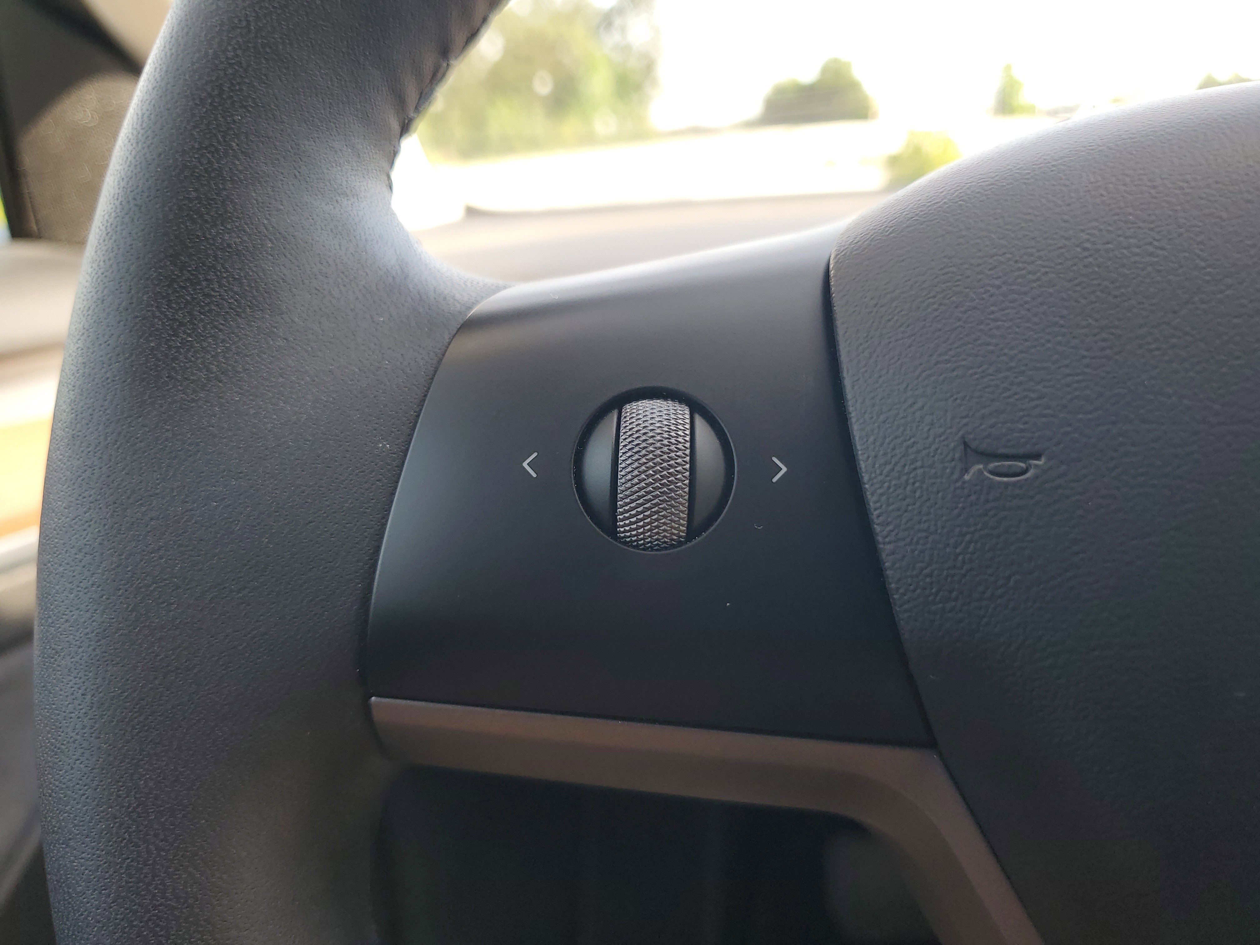 Used 2022  Tesla Long Range image 21