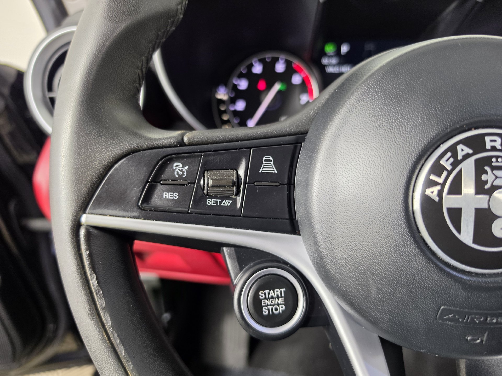 2017 Alfa Romeo Giulia Base - Photo 11
