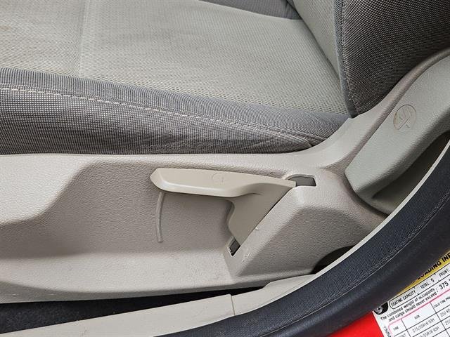 Used 2013 Race Red Ford SE image 14