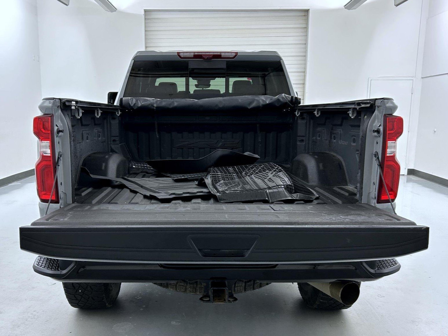 Used 2024 Gray Chevrolet ZR2 image 22
