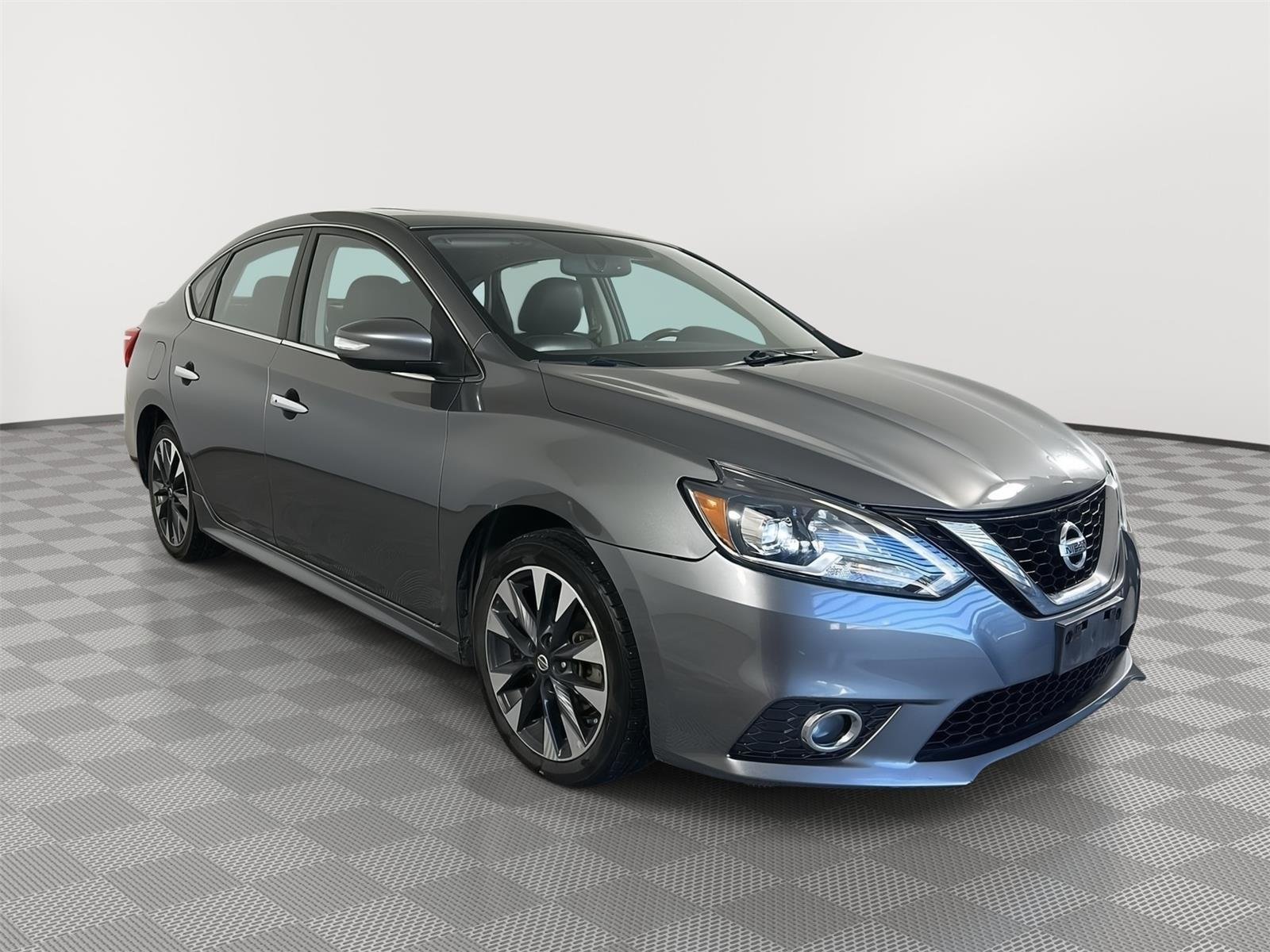 2016 Nissan Sentra SR CVT's photo