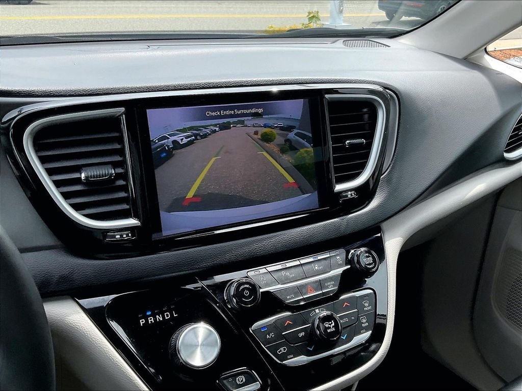 Used 2023 White Chrysler Touring L image 20