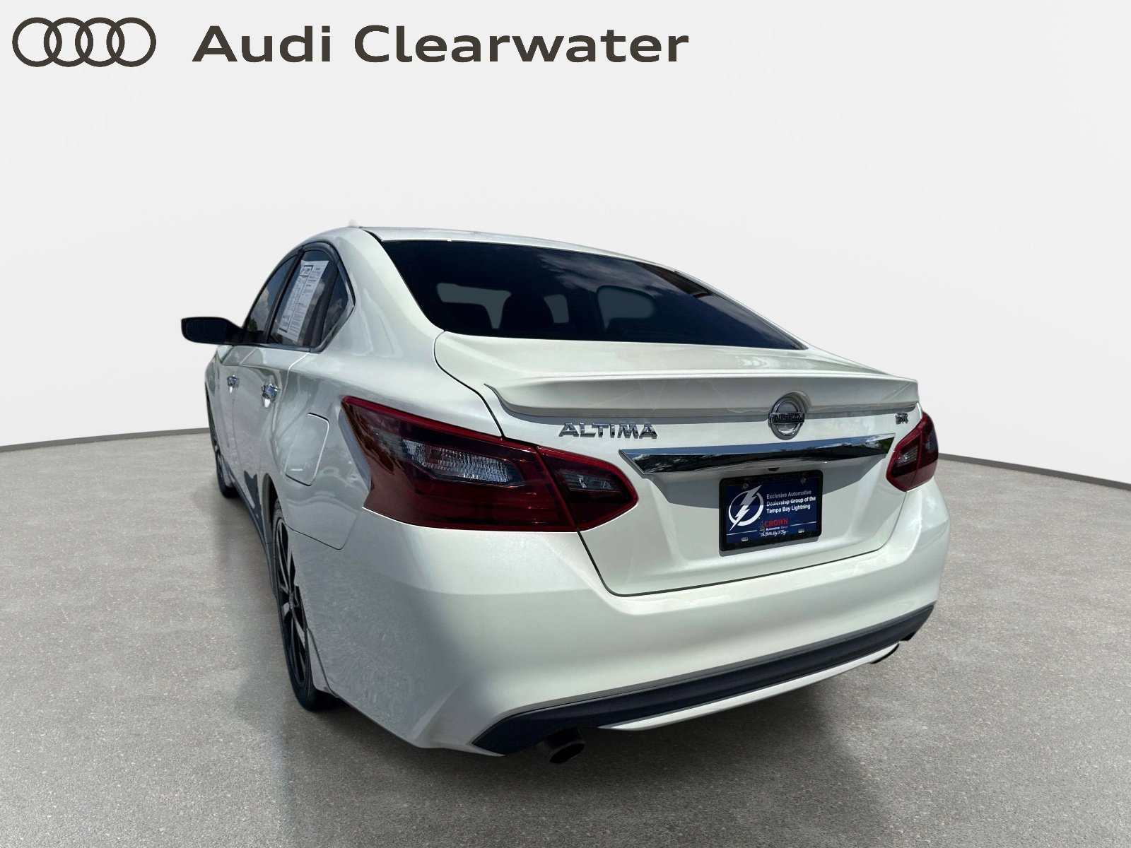 Used 2018 Pearl White Nissan 2.5 SR image 8