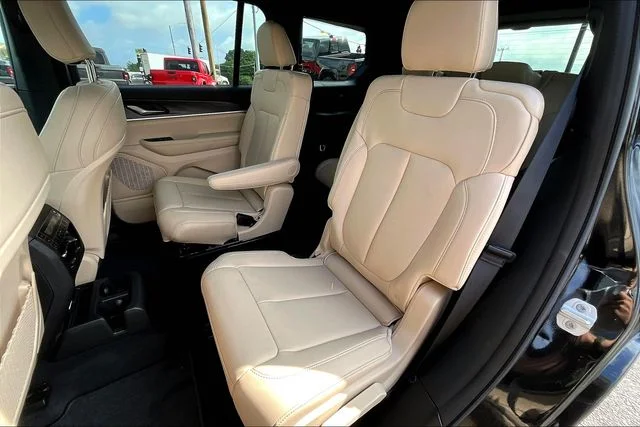 New 2025 Jeep Grand Cherokee L Limited 4D Sport Utility