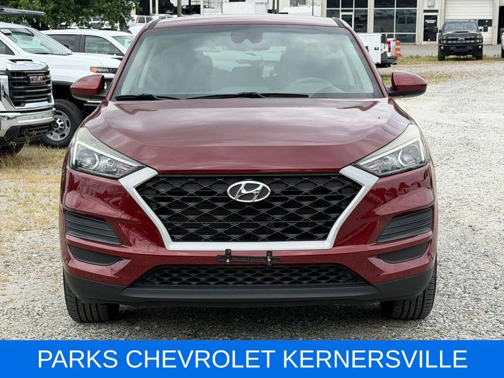 Used 2019 Red Hyundai SE image 2