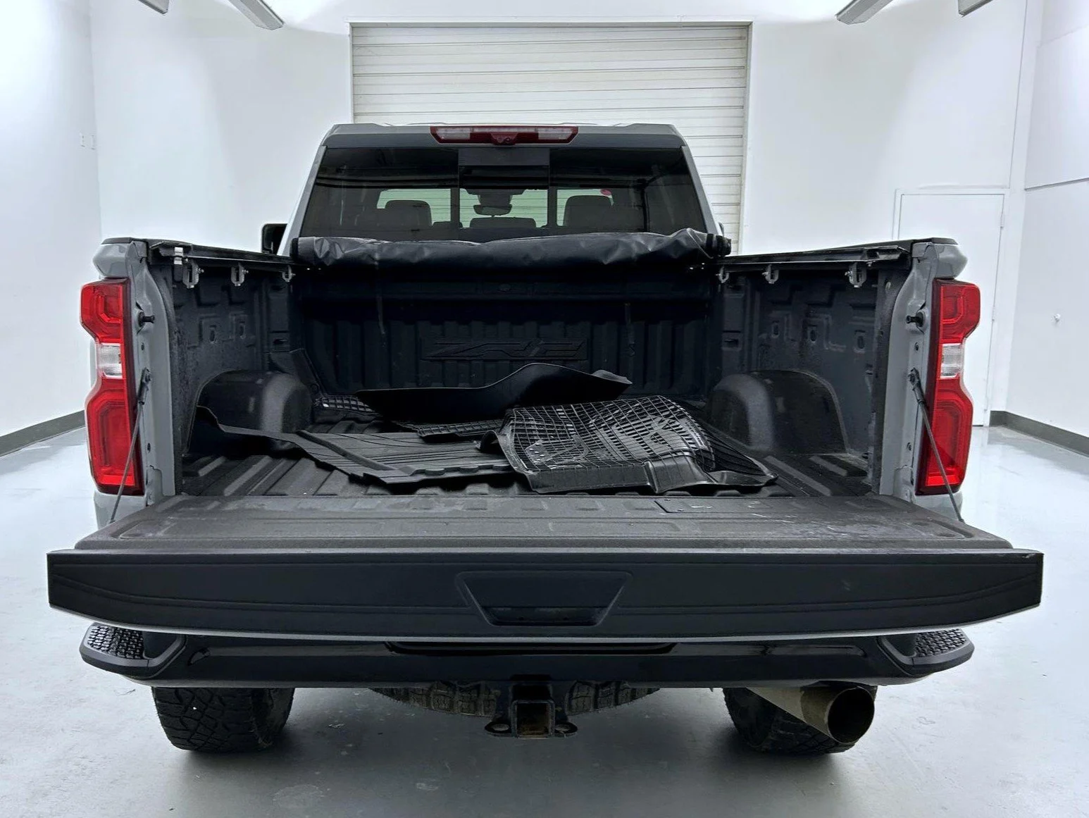 Used 2024 Gray Chevrolet ZR2 image 22