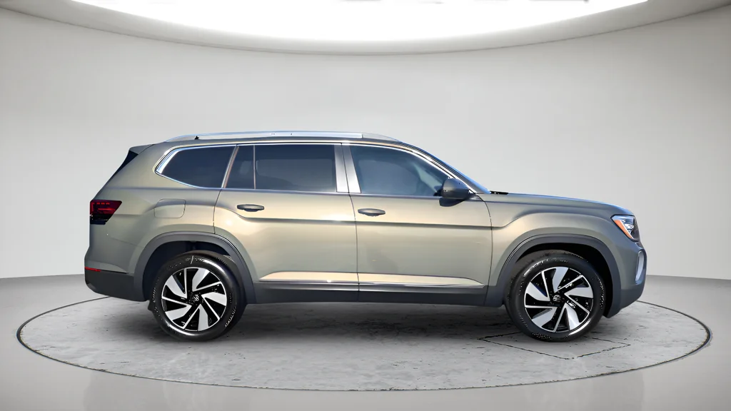 New 2026 Green Volkswagen 2.0T SEL image 2