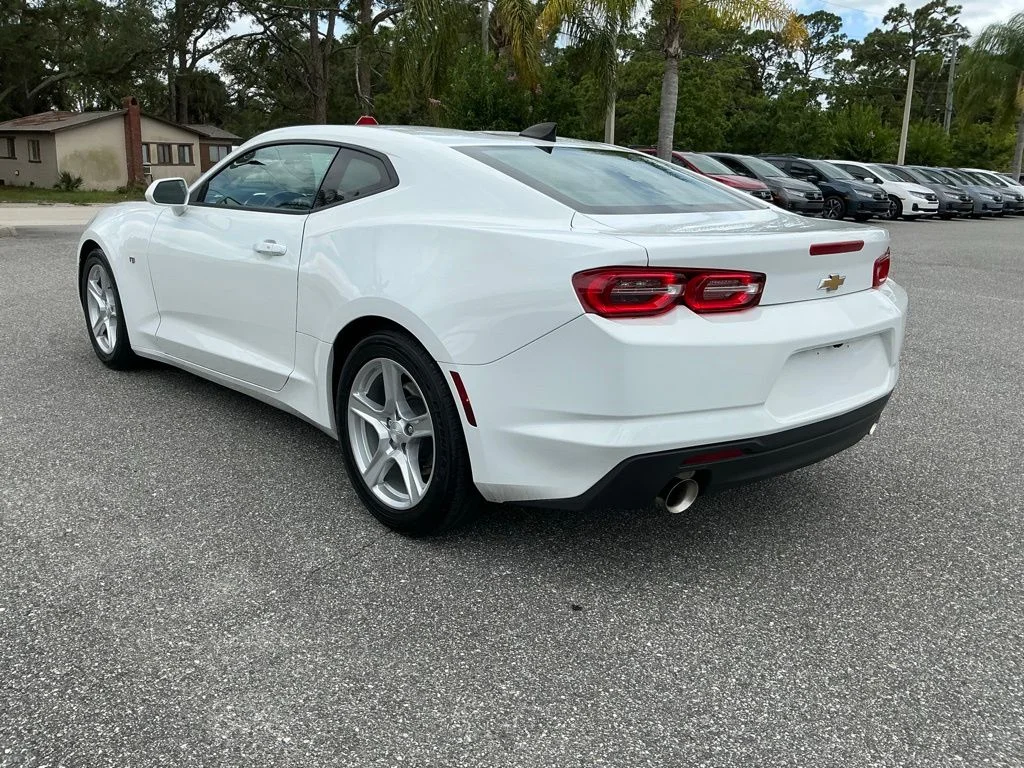 Used 2023 White Chevrolet 1LT image 6