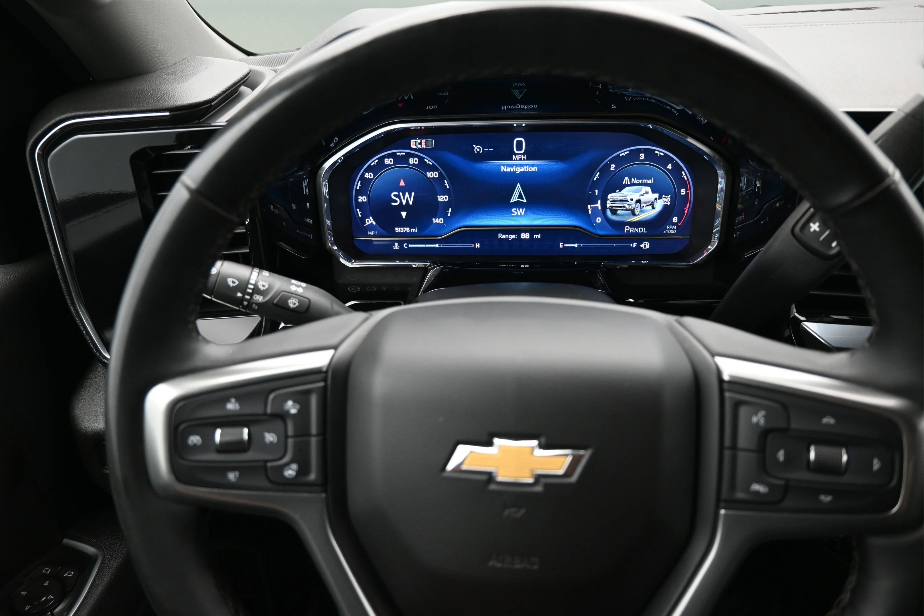Used 2025 Summit White Chevrolet LT image 14