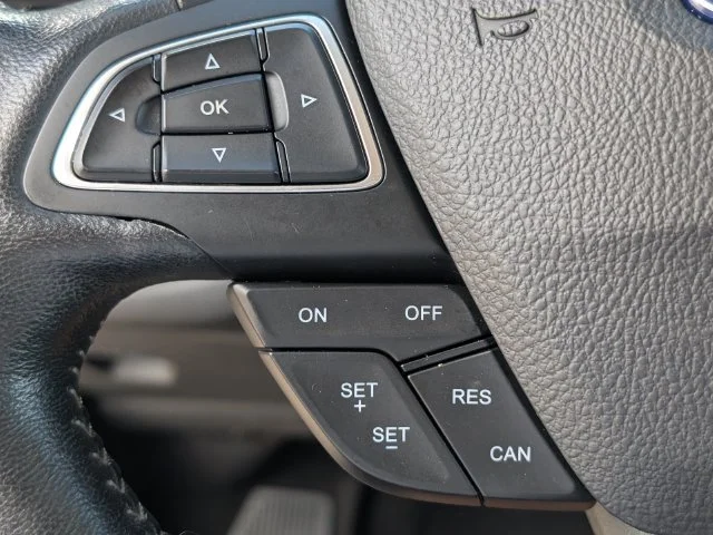 Used 2018 Gray Ford SE image 17