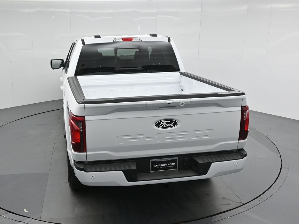 New 2026 Oxford White Ford XLT image 39