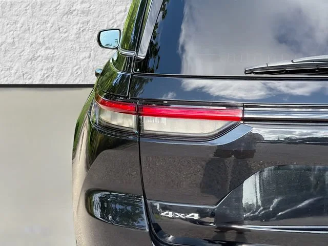 2022 Jeep Grand Cherokee Summit Reserve - Photo 10