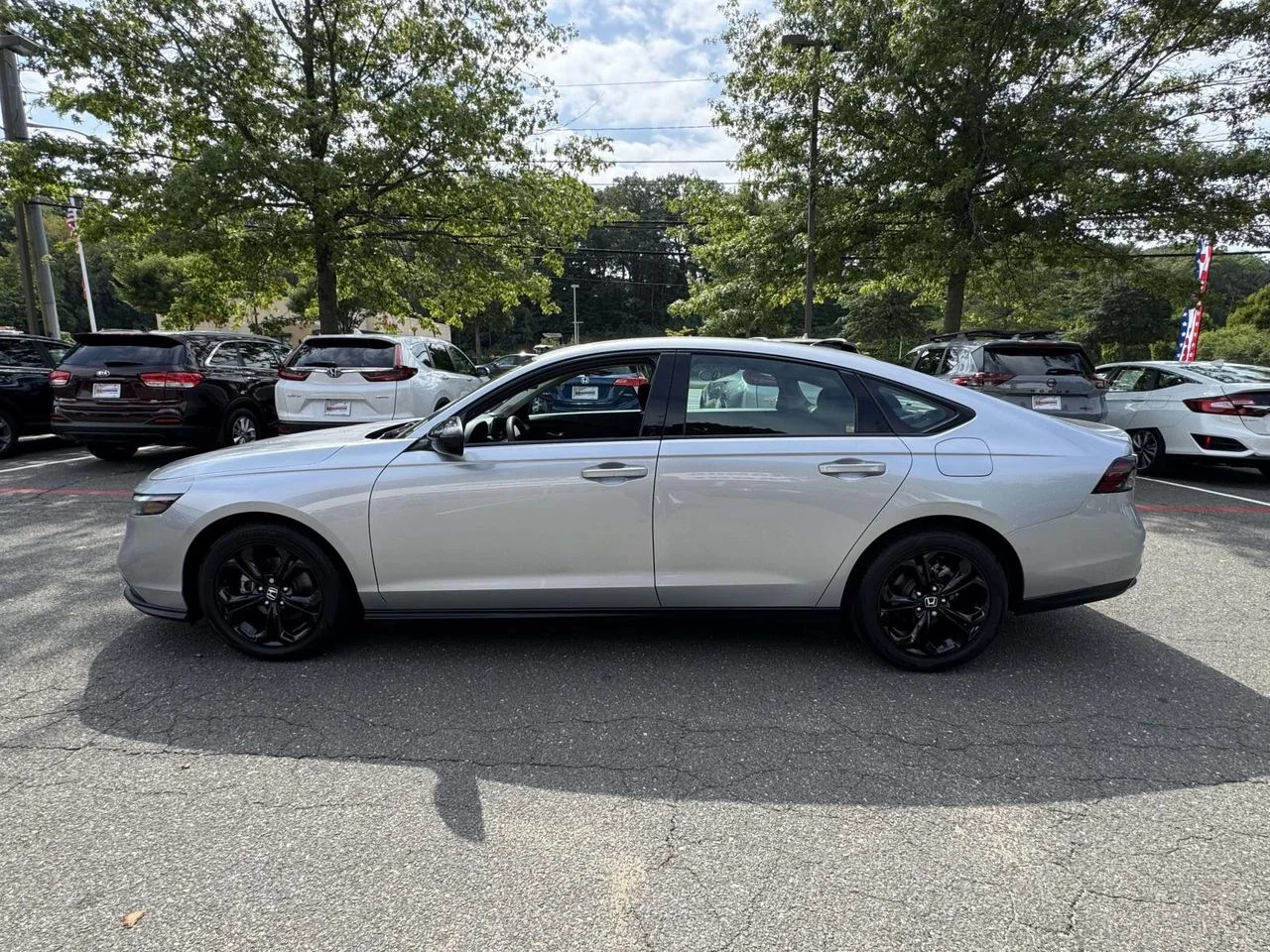 Used 2025 Solar Silver Metallic Honda SE image 4