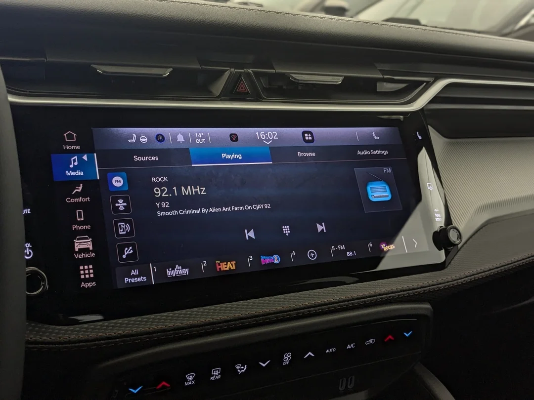 New 2026 Black Jeep Limited - - 4x4 - Hybrid - Pano Sunroof - Leatherette - Power Liftgate - Wireless Charge & More! image 23