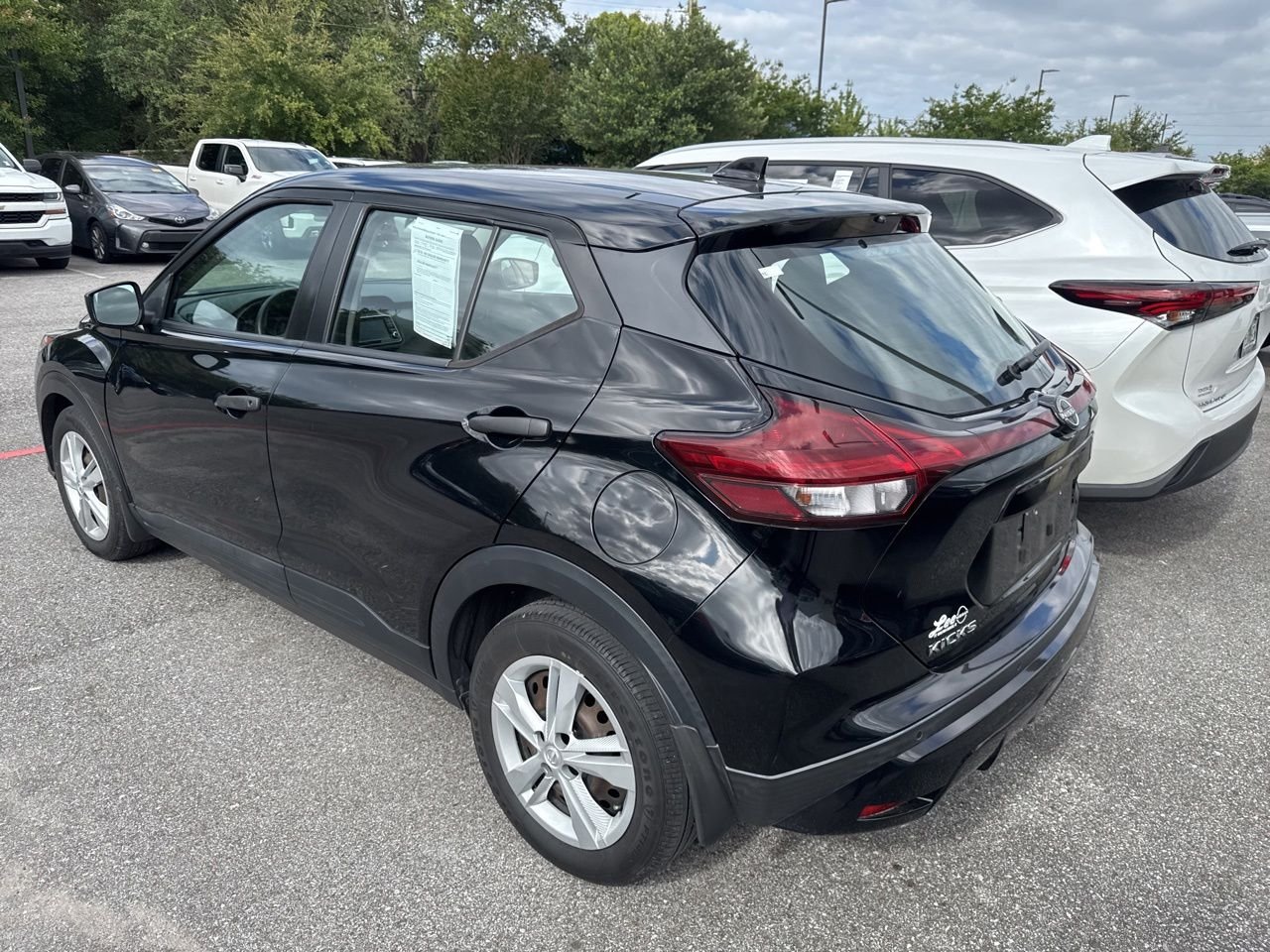 Used 2022 Black Nissan S image 7