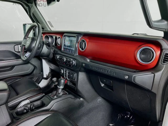Used 2018 White Jeep Unlimited Rubicon image 39