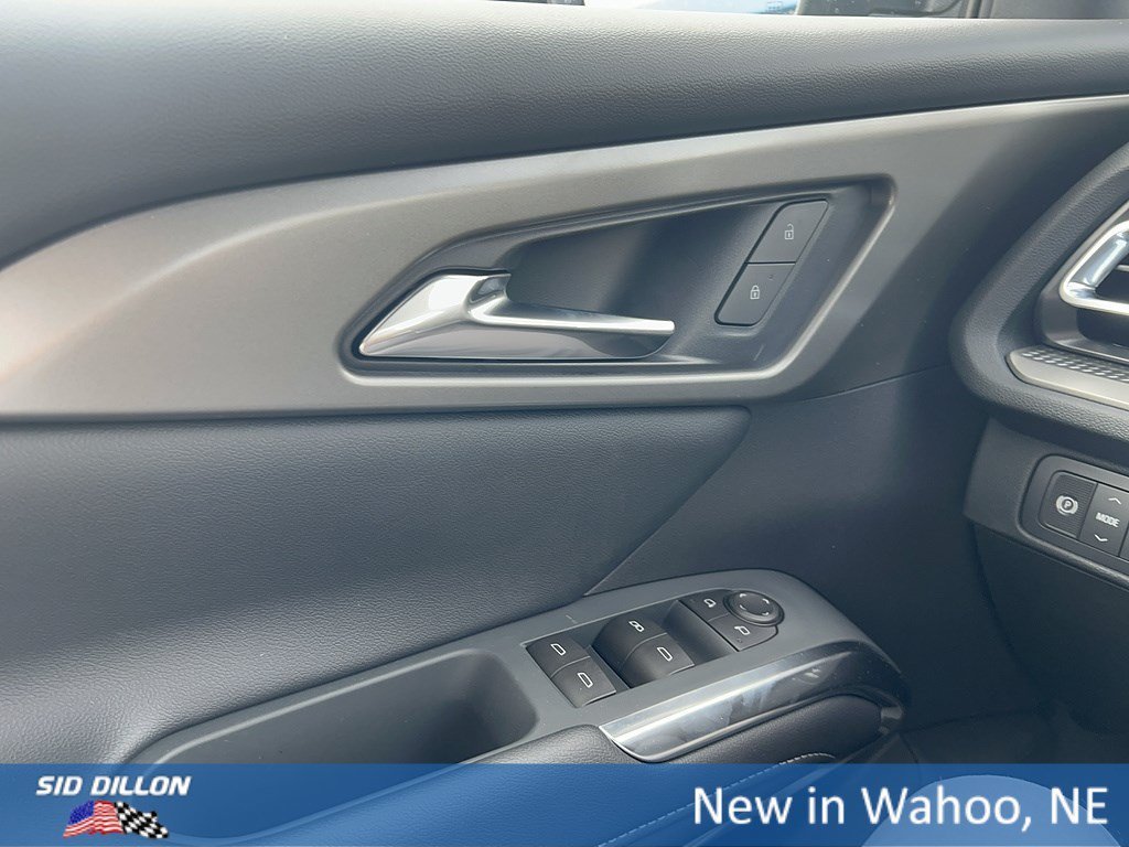 2027 Chevrolet Traverse LT - Photo 13
