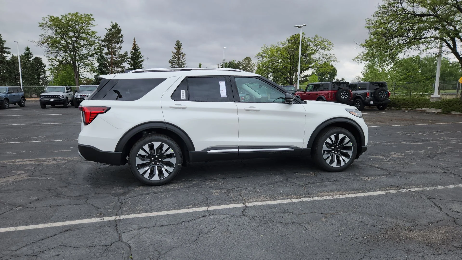 New 2026 Star White Metallic Tri-Coat Ford Platinum image 14
