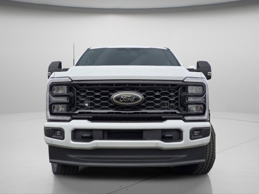 New 2026 Oxford White Ford LARIAT image 2