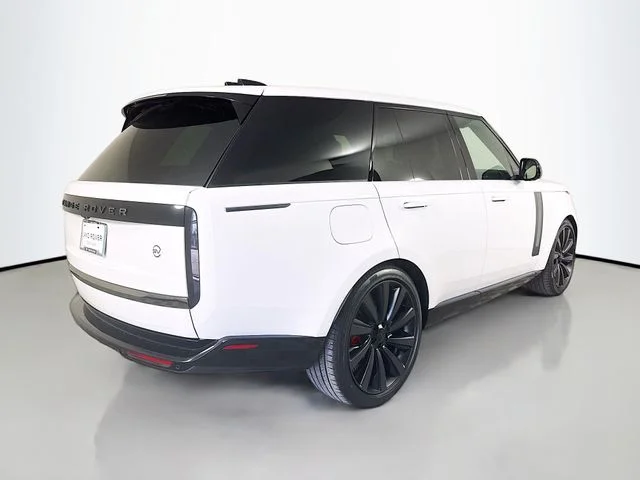 New 2026 Ostuni Pearl White Land Rover SV Signature Suite image 5
