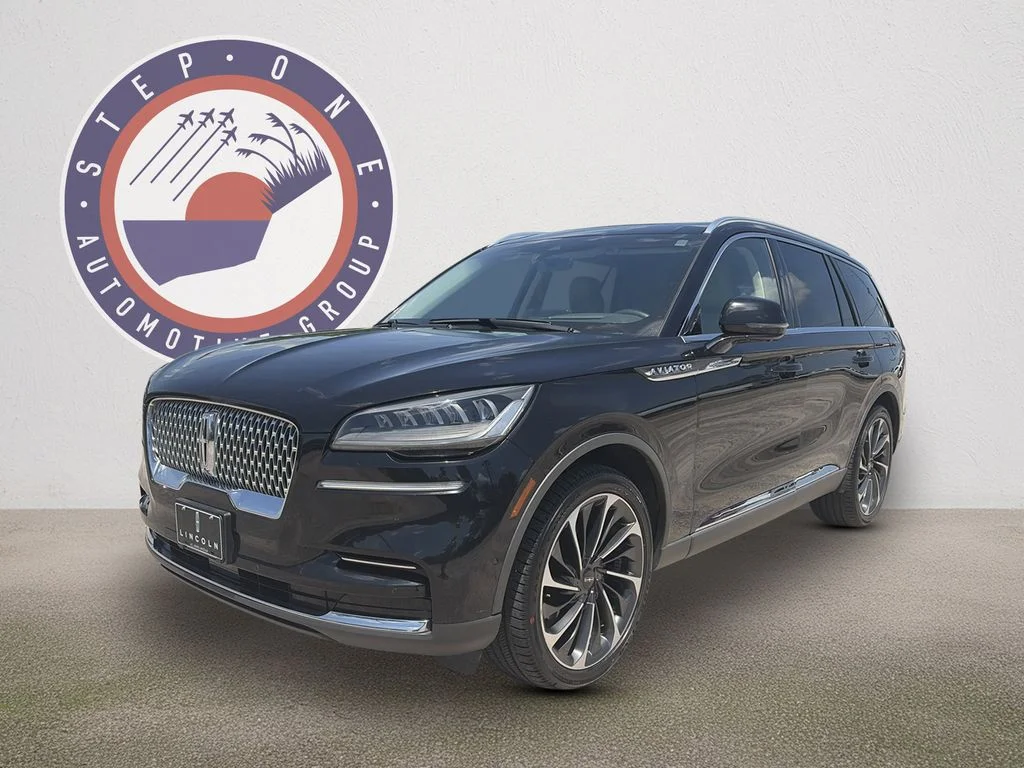 Used 2023 Black Lincoln Reserve image 2