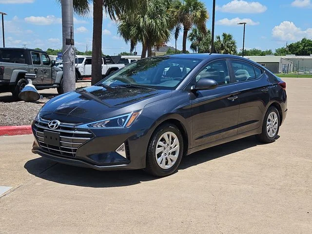 Used 2020 Gray Hyundai SE image 3