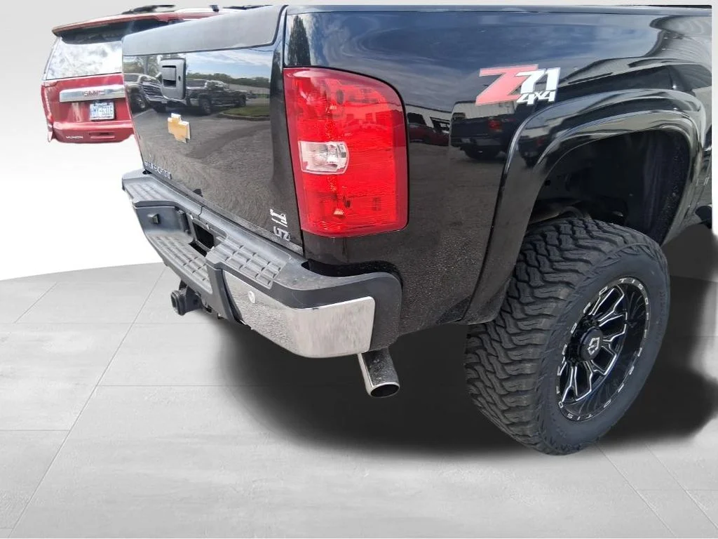 Used 2013 Black Chevrolet LTZ image 20