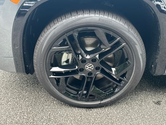 New 2026 Platinum Gray Metallic Volkswagen 2.0T SE R-Line Black image 11