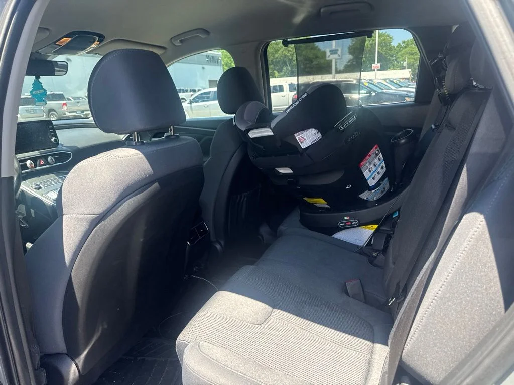 Certified Used 2021 Gray Hyundai SE image 3