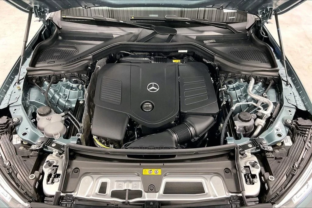 New 2026 Verde Silver Metallic Mercedes-Benz GLC 300 image 28