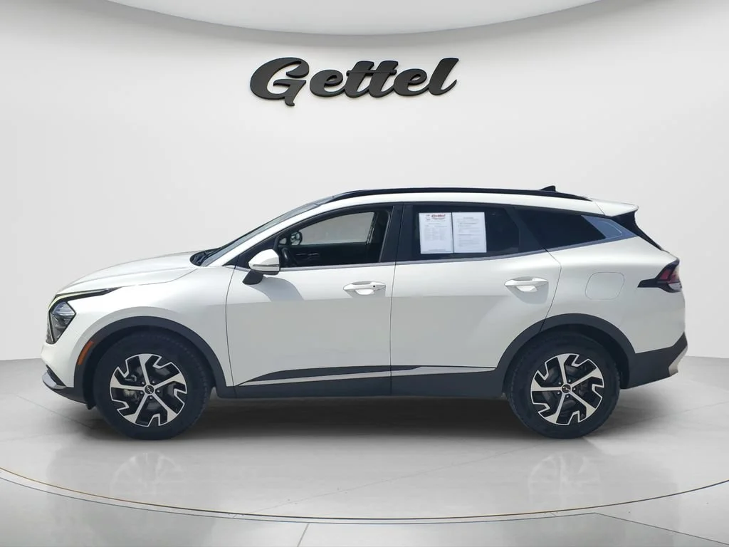 Used 2023 White Kia EX image 8