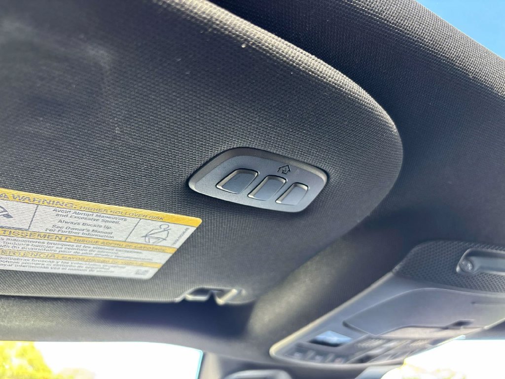 Used 2022 White Lincoln Reserve image 36