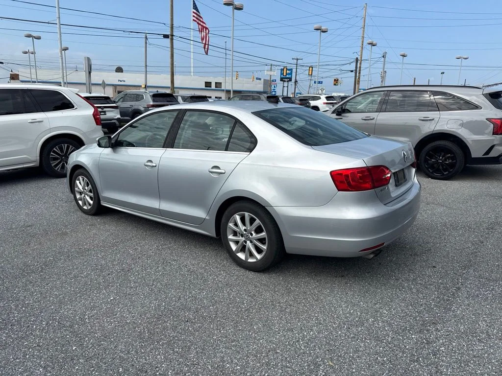Used 2014 Reflex Silver Metallic Volkswagen 1.8T SE image 9