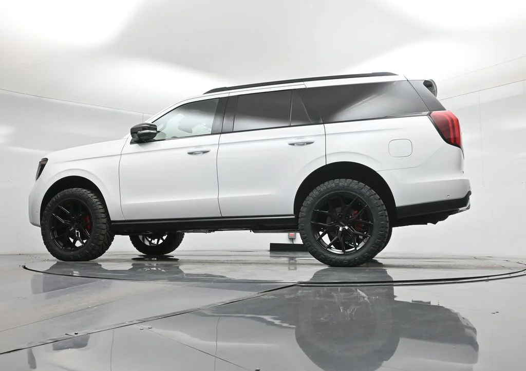 New 2025 Oxford White Ford Platinum image 49
