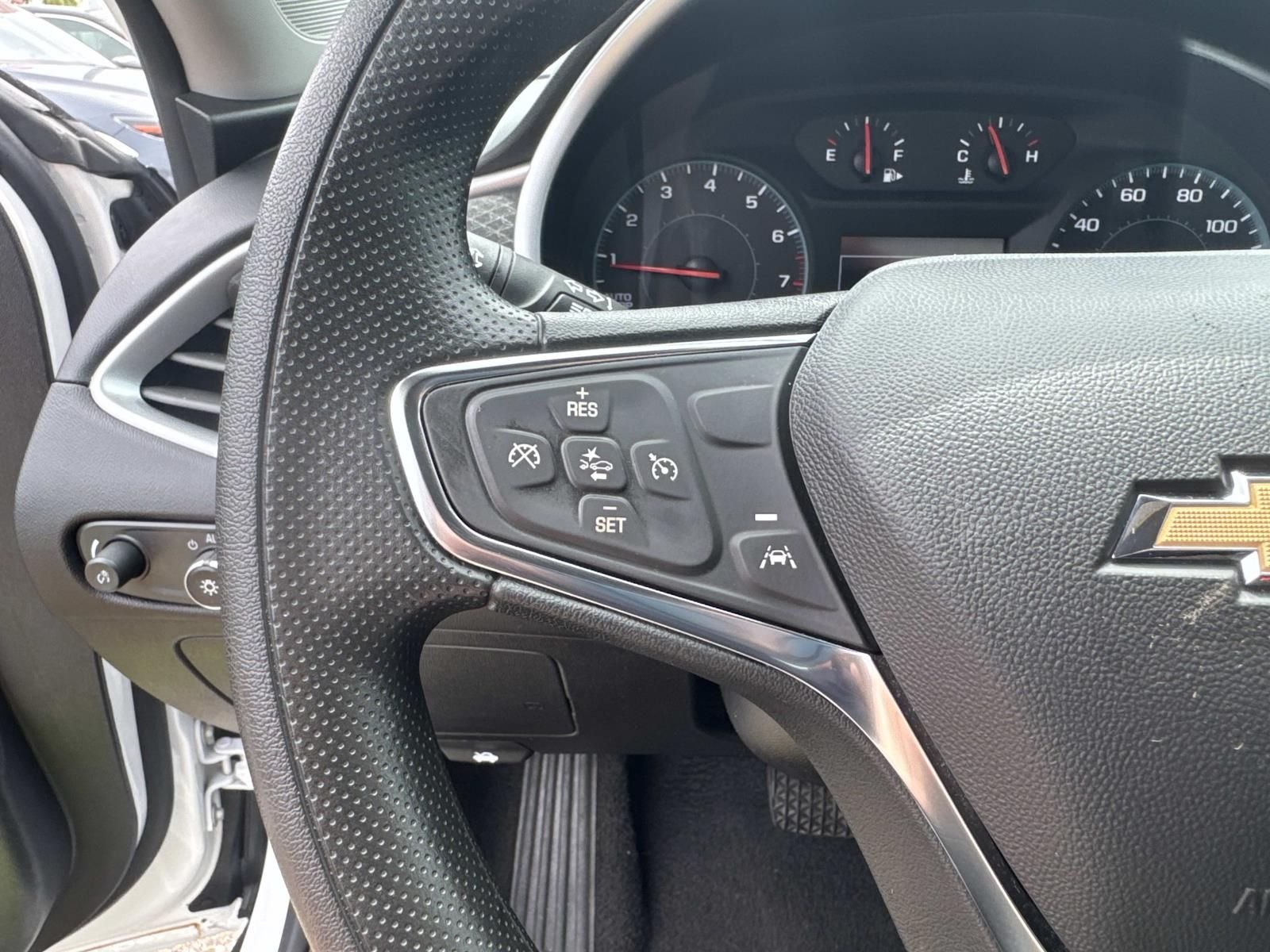 Used 2025 White Chevrolet LT image 23