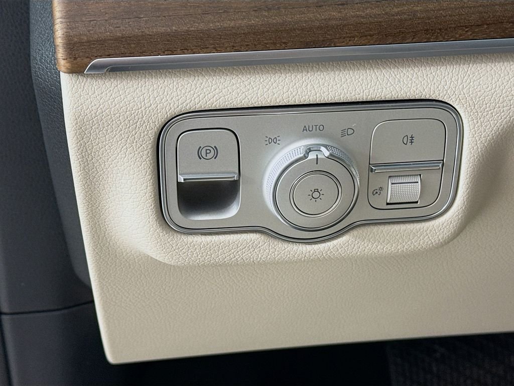 Used 2026 White Mercedes-Benz GLE 350 image 11