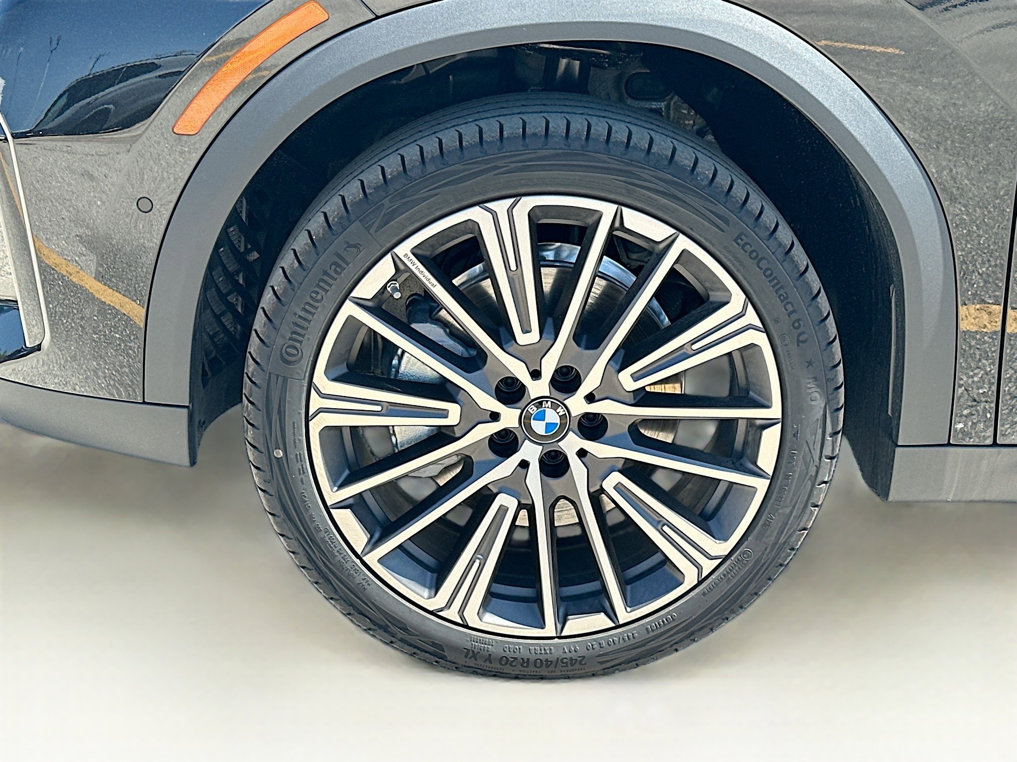 New 2026 Black Sapphire Metallic BMW xDrive28i image 26