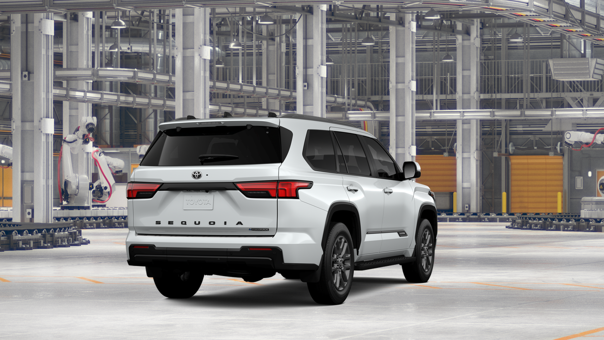 New 2026 Wind Chill Pearl Toyota Platinum image 9