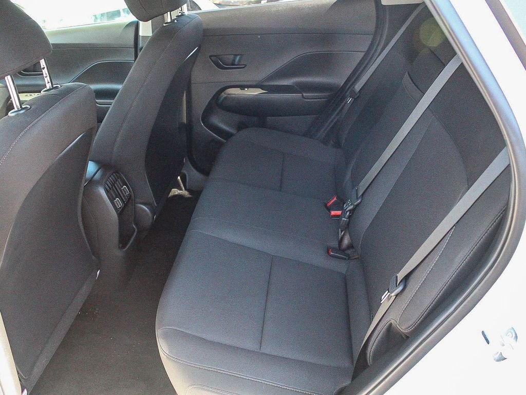 Used 2024 White Hyundai SEL image 19