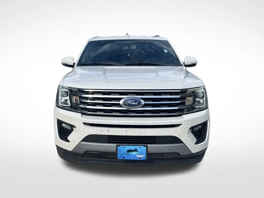 Used 2019 White Platinum Ford XLT image 3