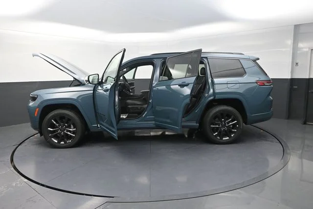 New 2026 Steel Blue Exterior Paint Jeep Limited Reserve image 37