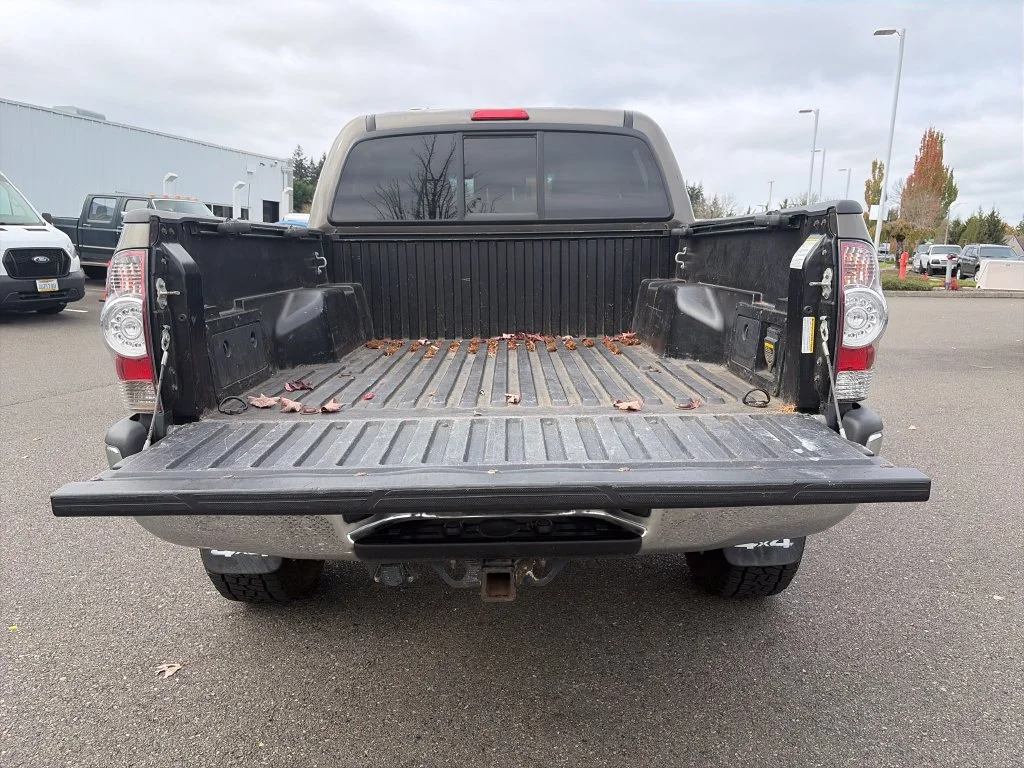 Used 2013 Brown Toyota Base image 29