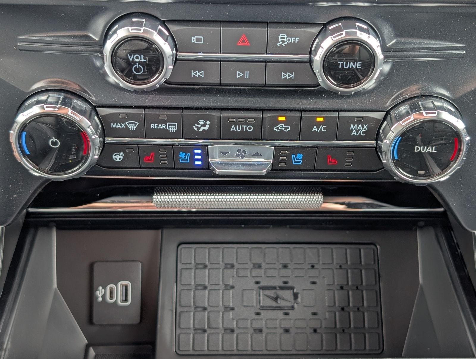 New 2026 Carbonized Gray Metallic Ford Platinum image 19