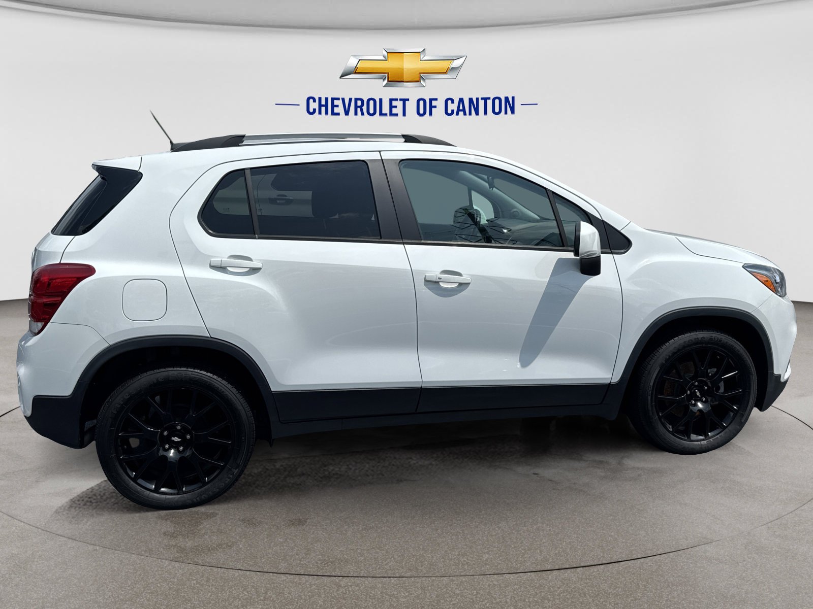 Used 2022 Chevrolet Trax LT with VIN KL7CJLSM9NB501408 for sale in Canton, GA