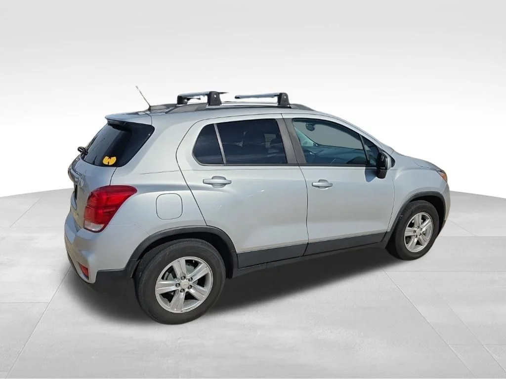Used 2021 Silver Chevrolet LT image 7